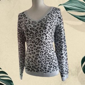 Black & Gray Leopard V Neck Sweater|Sz XL NWT